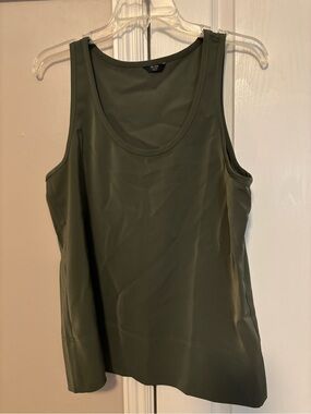 Sleeveless Scoop Neck Tank - Olive Green